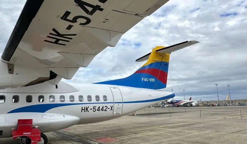 Satena recibe nueva aeronave ATR 42-600 y completa 13 aviones en Colombia Satena