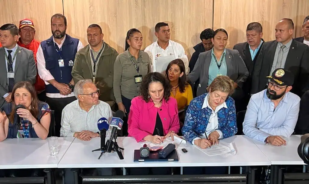 Fin del paro camionero en Colombia: Gobierno Petro y transportadores llegaron a un acuerdo Termina paro camionero en Colombia: Gobierno Petro y transportadores llegaron a un acuerdo