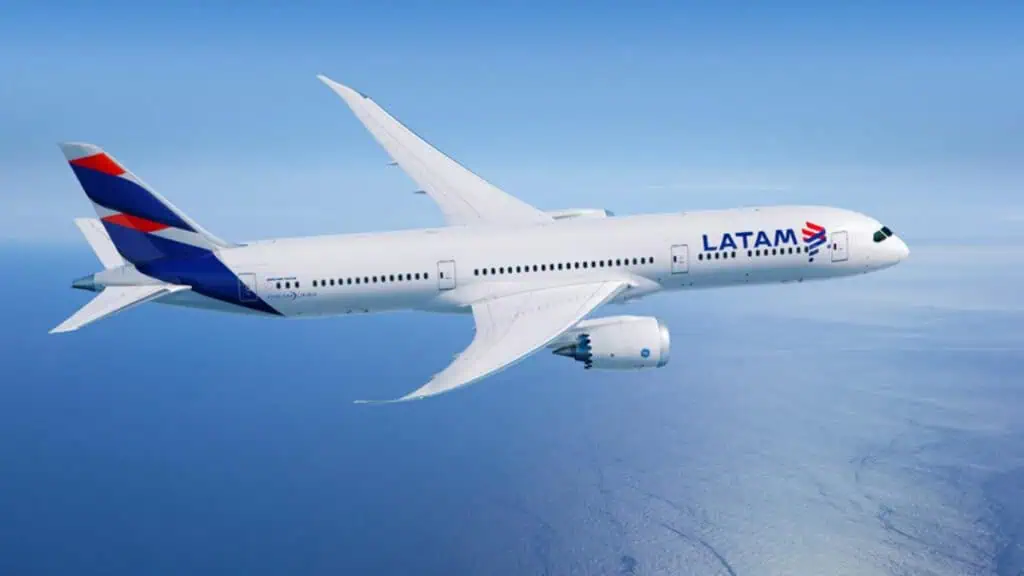 Los estrictos cambios que hicieron aerolíneas para que menores de edad viajen solos Aviones boeing 787 dreamliner