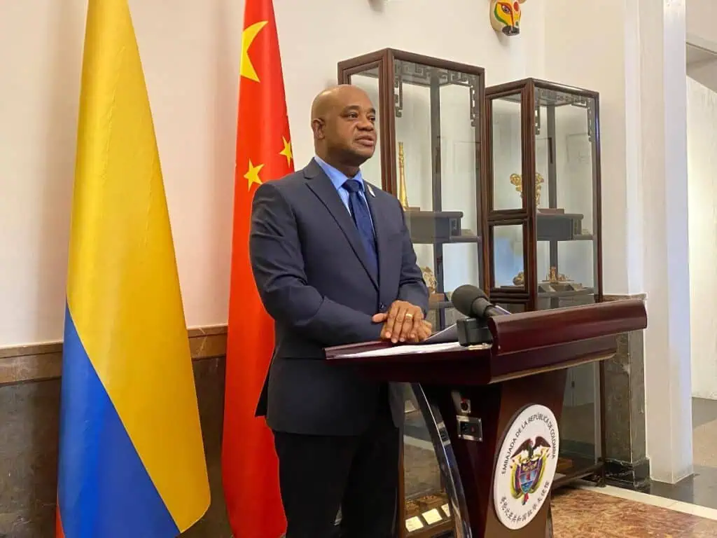Canciller revela detalles sobre el ingreso de Colombia a la nueva Ruta de la Seda de China Canciller Luis Gilberto Murillo en China