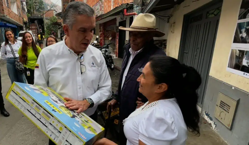 Argos ha destinado más de $570 millones para mejorar viviendas en Medellín Argos ha destinado más de $570 millones para mejorar viviendas en Medellín