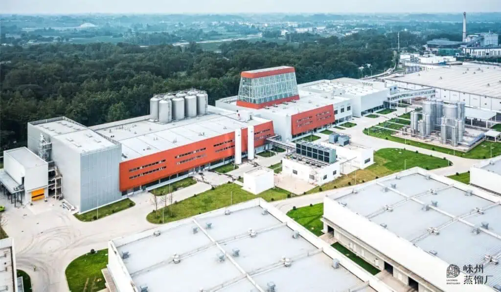 La destilería Laizhou: Líder en la producción de whisky y baijiu en Sichuan, China La destilería Laizhou