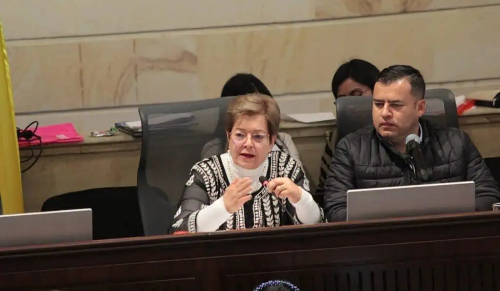 Reforma laboral: aprueban en segundo debate revivir recargos dominicales y festivos al 100% Ministra de Trabajo, Gloría Inés Ramírez