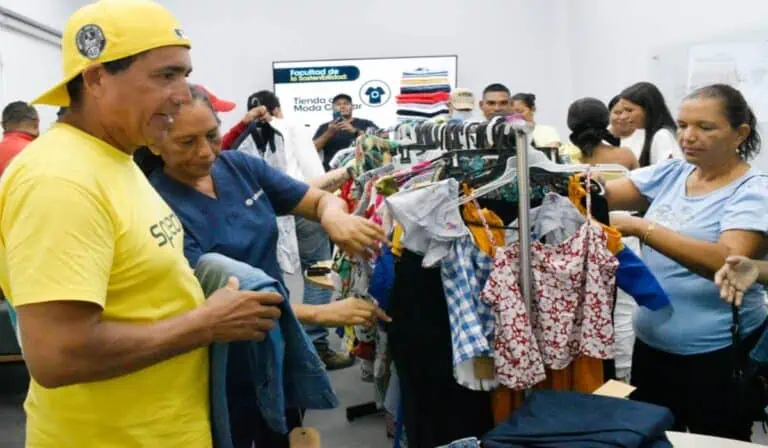 Urbaser concientiza sobre residuos de la industria textil y promueve la moda circular en Colombia Urbaser