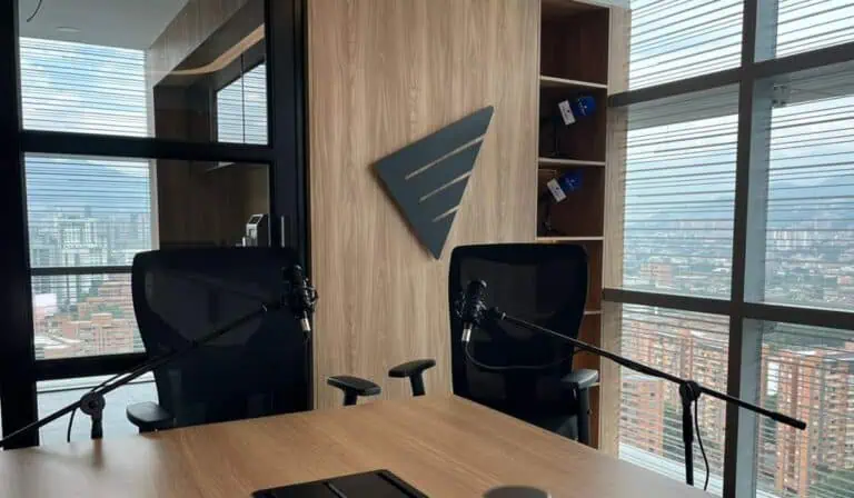 Valora Analitik entra al top 5 de medios nativos digitales más consulta los líderes en Colombia Oficinas de Valora Analitik en Medellín