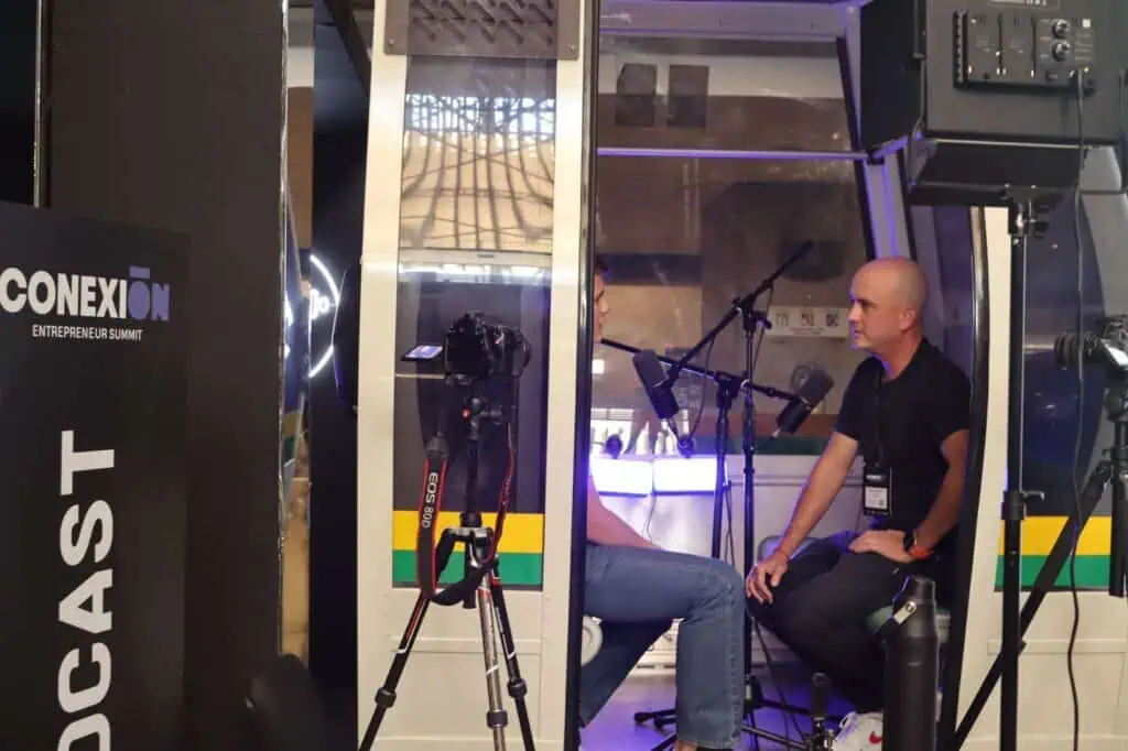 Más de 30 pódcast sobre emprendimiento generó Conexión: Entrepreneur Summit Pódcast Flypass
