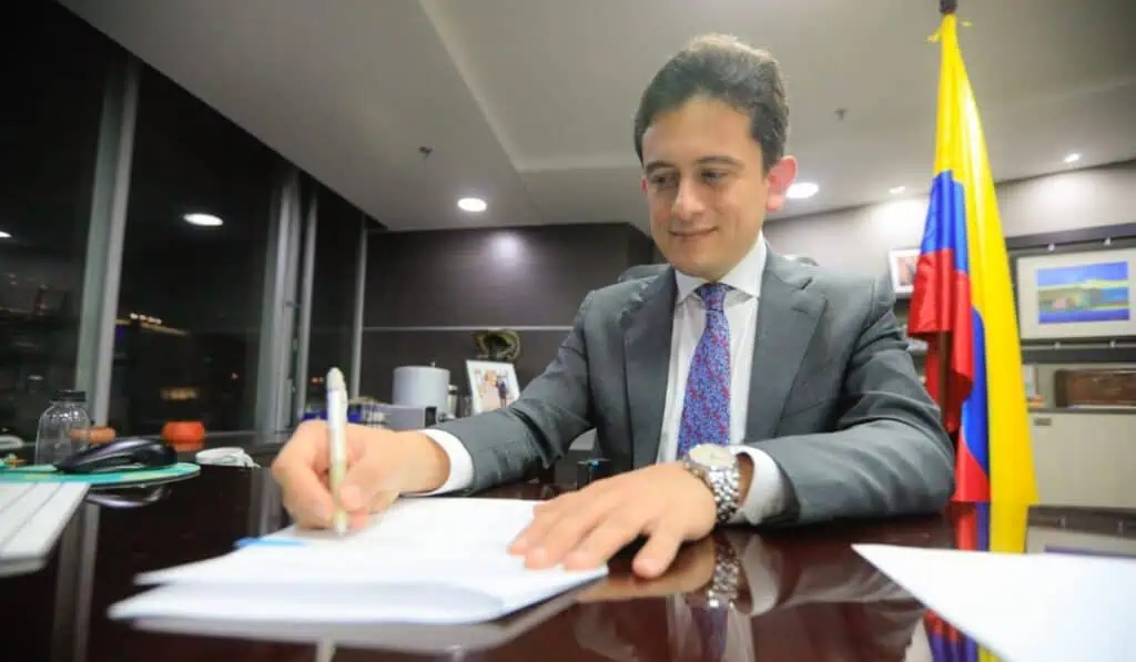 Colombia y Chile acuerda poner fin a cobros adicionales por uso de roaming internacional Comercio