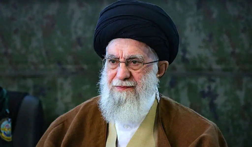 Irán confirma alto al fuego en guerra con Israel: Esto sigue para el conflicto Alí Jamenei, líder supremo de Irán. Imagen tomada de khamenei.ir