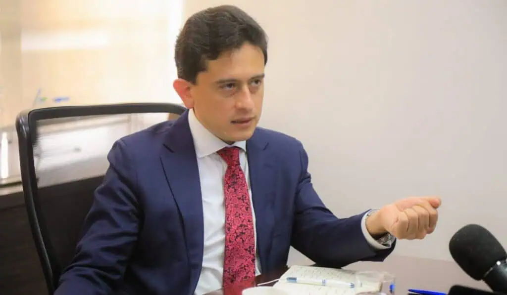 Petro le pide la renuncia al ministro de Hacienda, Ricardo Bonilla Importación de acero en Colombia