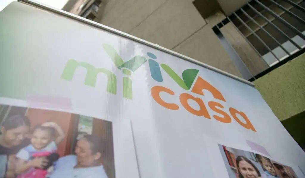 Antioquia ha destinado casi $10.000 millones para reducir el desistimiento de vivienda Programa Viva Mi Casa para reducir el desistimiento de vivienda en Antioquia