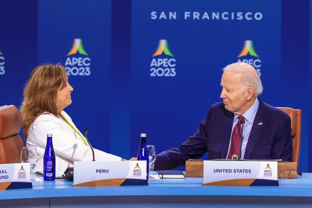 Dina Boluarte, presidenta de Perú y Joe Biden, presidente de Estados Unidos.