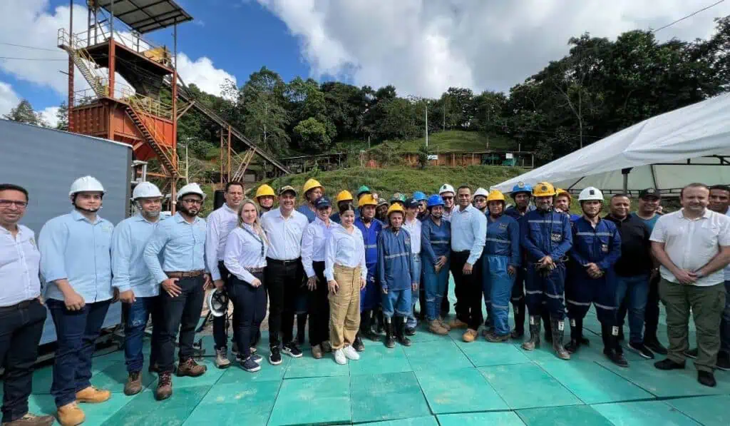 Corantioquia y Aris Mining lanzaron proyecto de minería regenerativa en Segovia Aris Mining
