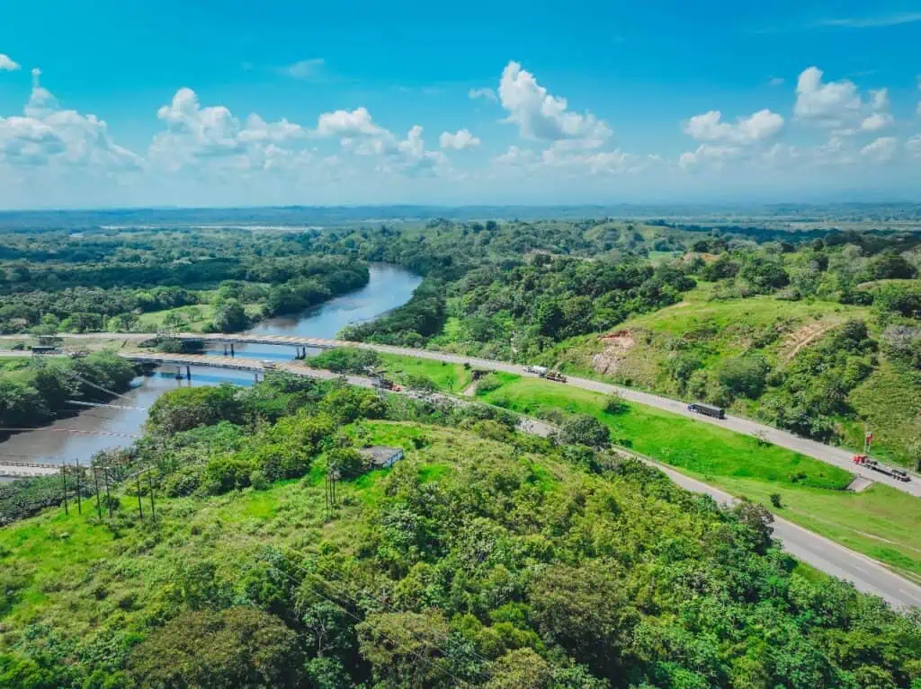 Así es el megaproyecto que revivió la Troncal del Magdalena, la principal vía de Colombia Autopistas del Magdalena Medio