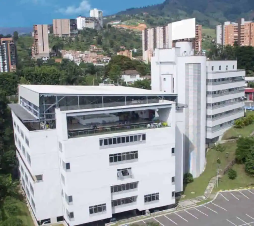 Se lanza nueva carrera de Derecho en Colombia: ¿Qué universidad la ofrece? CEIPA y Legis
