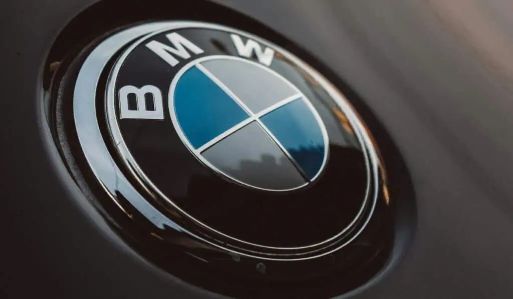 Carros clásicos de marcas Mercedes Benz, BMW y gama alta que se consiguen a menos de $20 millones Carros clásicos de grandes marcas a precios económicos