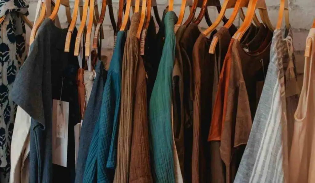 Entrevista | Así puede ganar dinero extra con la ropa que ya no usa Vestuario y calzado son los productos más solicitados en diciembre.