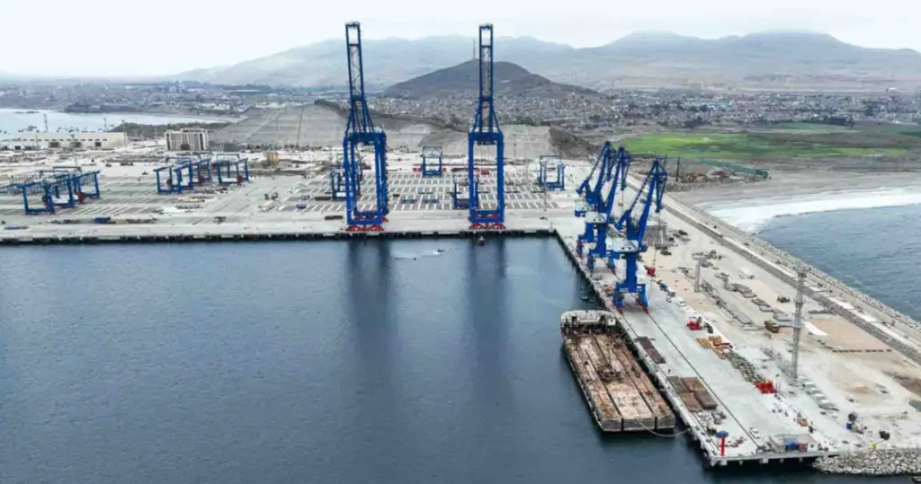 China rediseña tablero global: inversiones millonarias en África y un puente marítimo con América Latina Puerto de Chancay en Perú