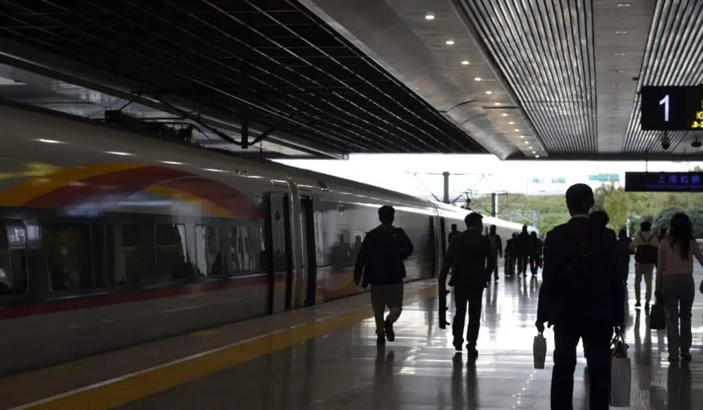 China acelera el desarrollo ferroviario: tren bala romperá récord de velocidad en 2025 Tren bala de China