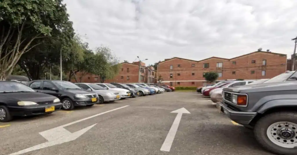 Por esta práctica con parqueaderos, residentes de conjuntos tendrían lío legal parqueaderos en Bogotá