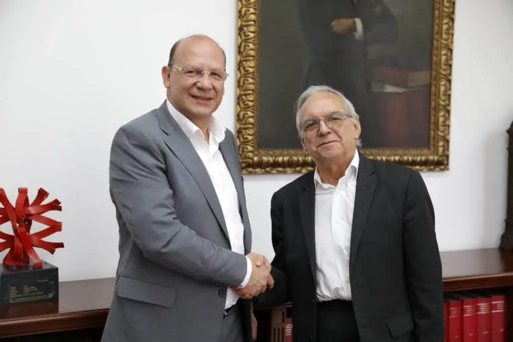 El Grupo Bicentenario ya tiene presidente: Germán Ávila Plazas Grupo Bicentenario