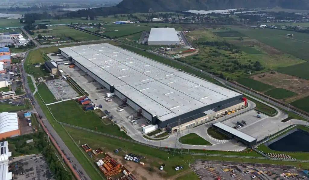 Falabella consolida distribución nacional en nuevo centro en Cota: invirtió US$130 millones junto a Visum Capital Nuevo centro de distribución de Falabell