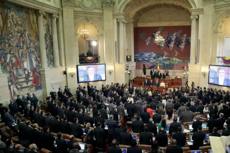 Gobierno Petro convoca a sesiones extraordinarias para debatir reforma a la salud