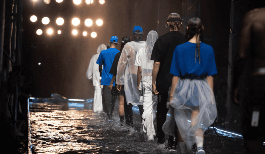 Mientras el gasto en moda se estanca, los hogares colombianos priorizan el entretenimiento en su presupuesto mensual