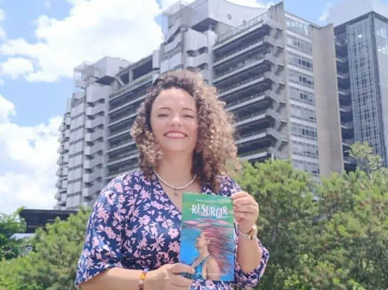 Fluir para resurgir Angélica Orozco