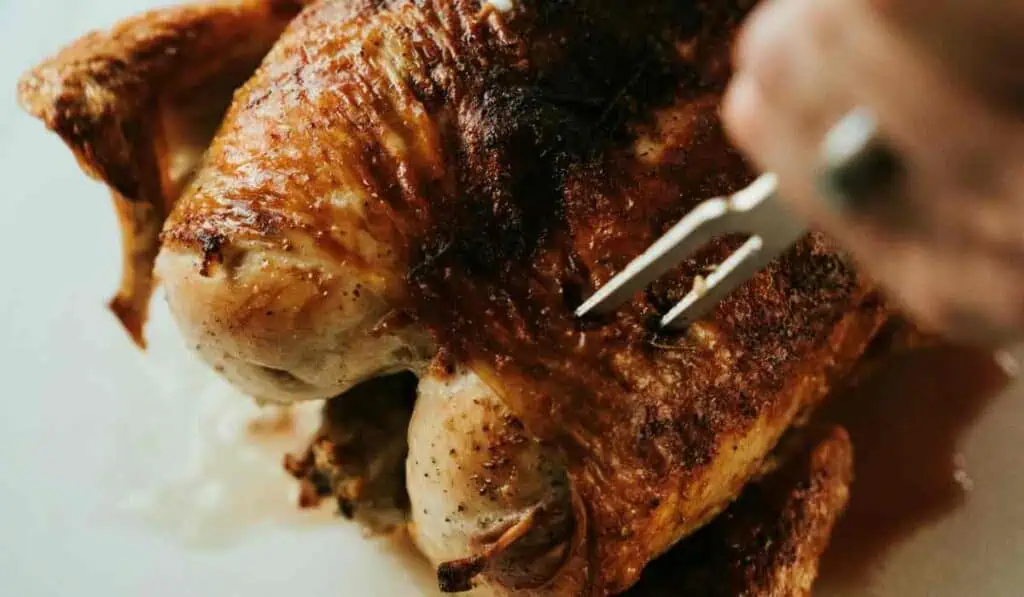 Tradicional asadero de pollos en Colombia hizo inesperado cambio que sorprenderá a sus clientes Brasa Roja tendrá cambios para beneficiar a clientes