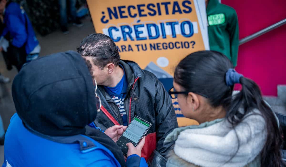 Gota a gota: la opción más viable en Colombia para un tercio de los hogares  y la mitad de las empresas