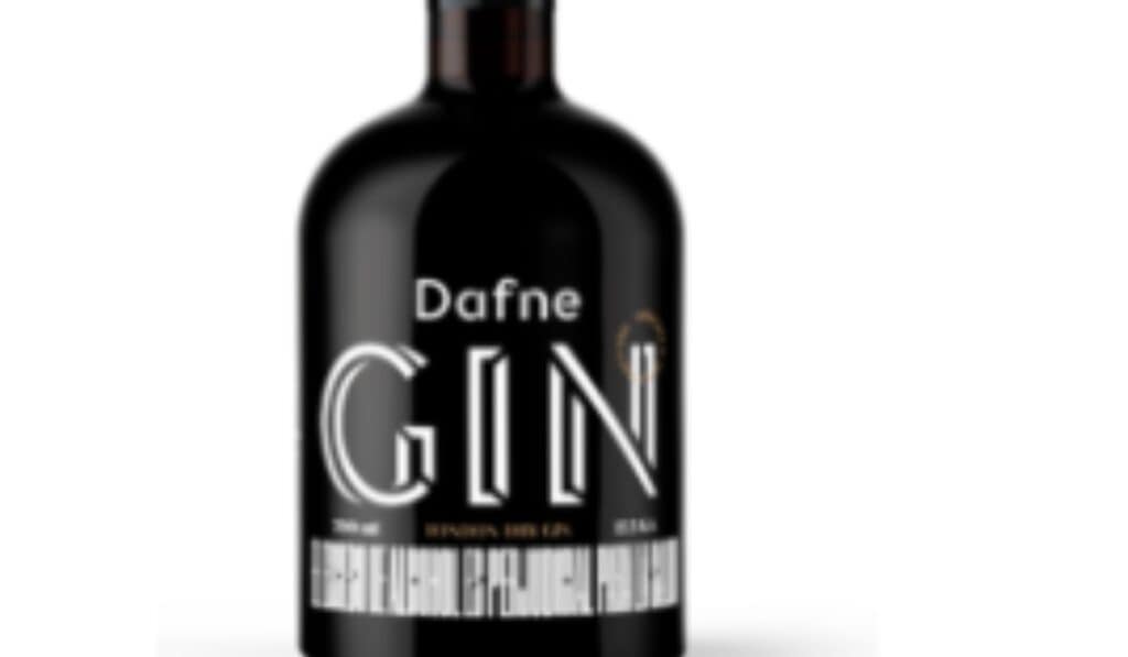 Ginebra Dafne importado que vende Tiendas D1