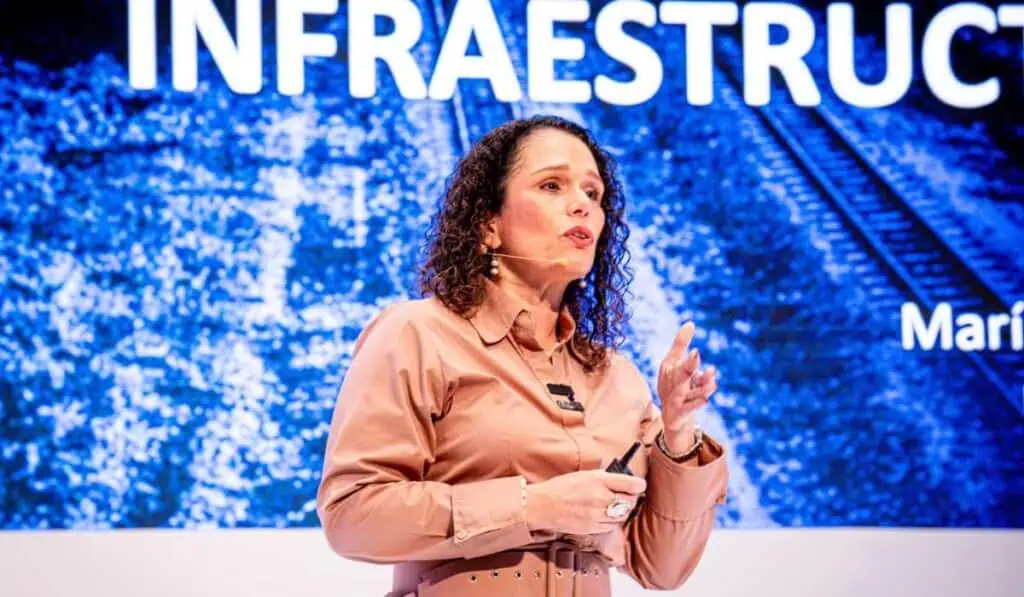 Megavía cerca a Bogotá no se volverá a entregar en concesión: así será su proyecto María Constanza García, ministra de Transporte