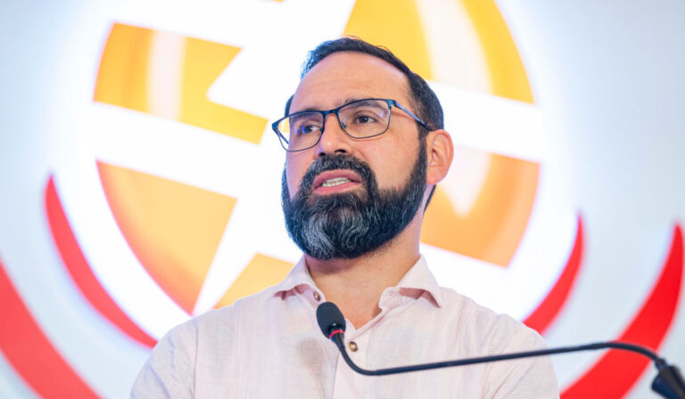 Confirmado | Ministro Andrés Camacho sale del Ministerio de Minas y Energía