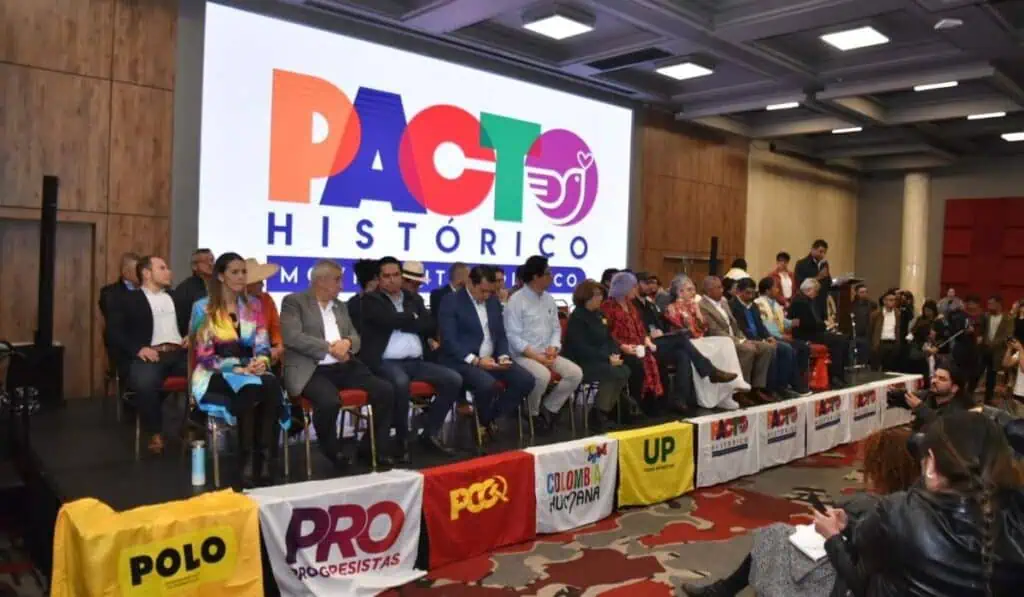 Análisis | Pacto Histórico mantendría las mismas curules en Senado y el uribismo lo empataría Reunión del Pacto Histórico