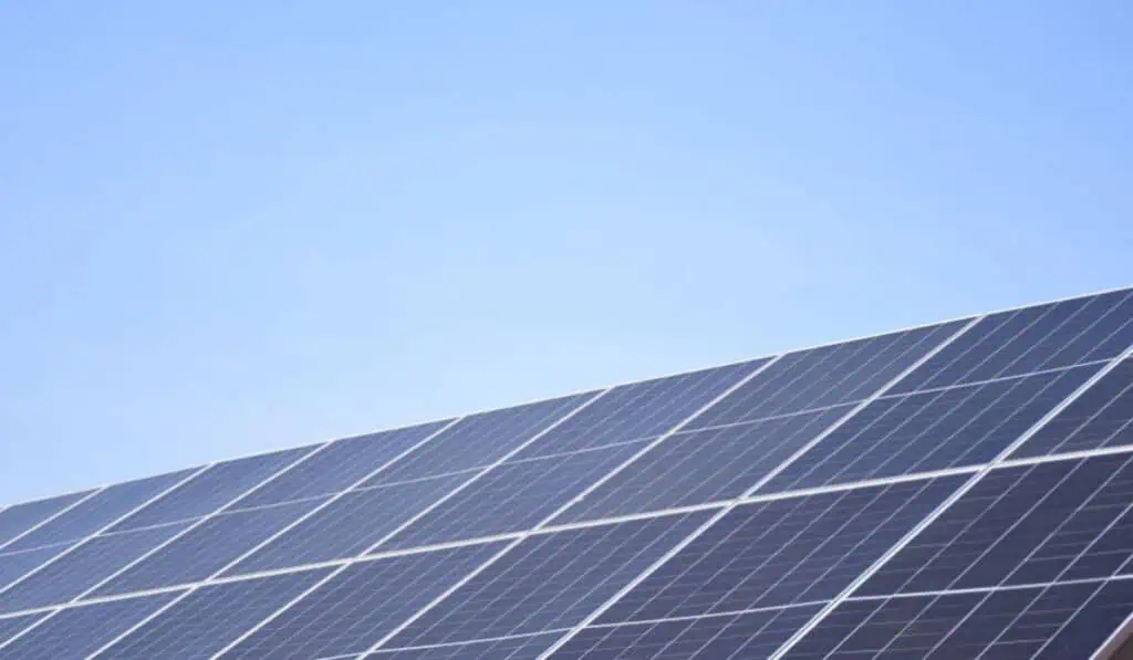 Colombia cierra 2024 a la espera de respuestas para crear comunidades energéticas: Solenium Energía solar