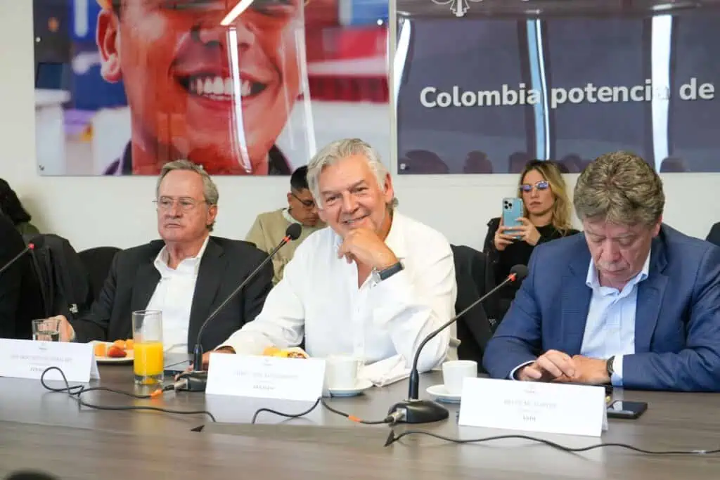Decisión sobre el salario mínimo en Colombia podría adelantarse a esta fecha Salario mínimo en Colombia de 2025