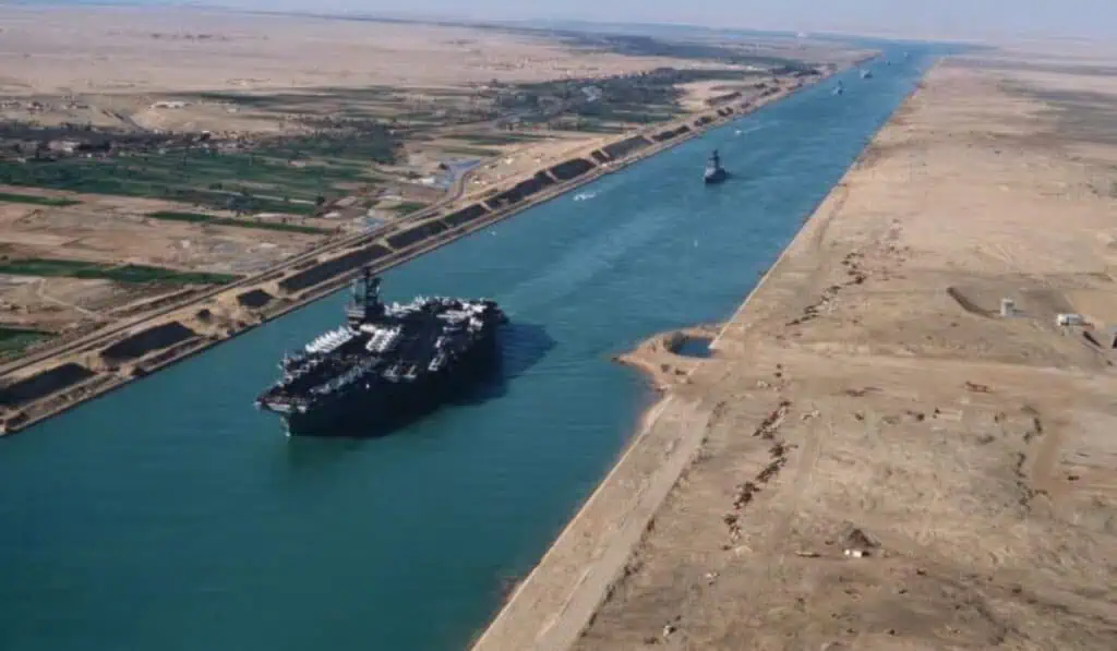 Ataque a buques provocó desplome en ingresos de canal del Suez en 2024 Canal del Suez