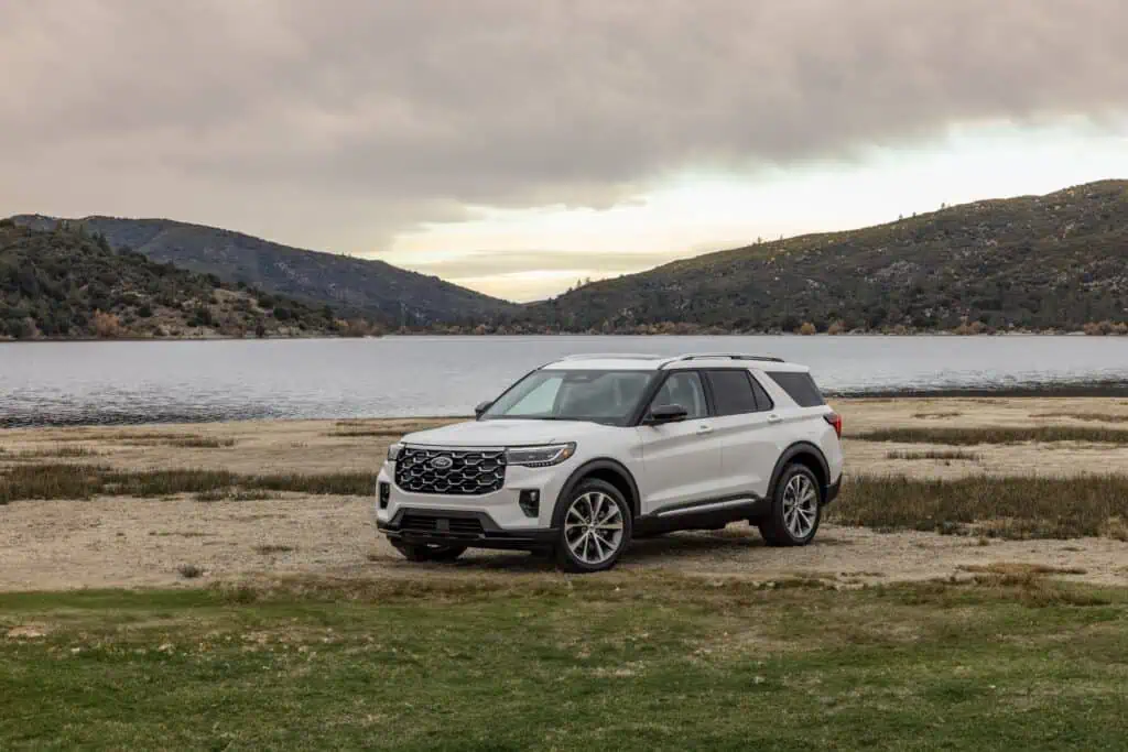 Ya está en Colombia la Ford Explorer 2025 en sus tres versiones: Estas son sus características Ford Explorer Platinum. Foto: cortesía Ford Motor Colombia.