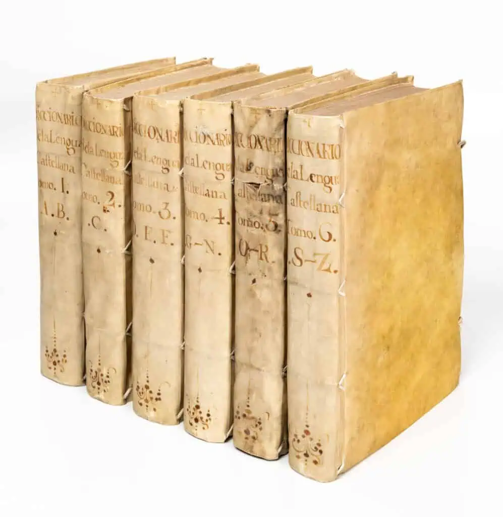 Subasta en Bogotá: Estas son las 10 piezas de lujo e históricas más costosas Diccionario en castellano. Foto: Bogotá Auctions.