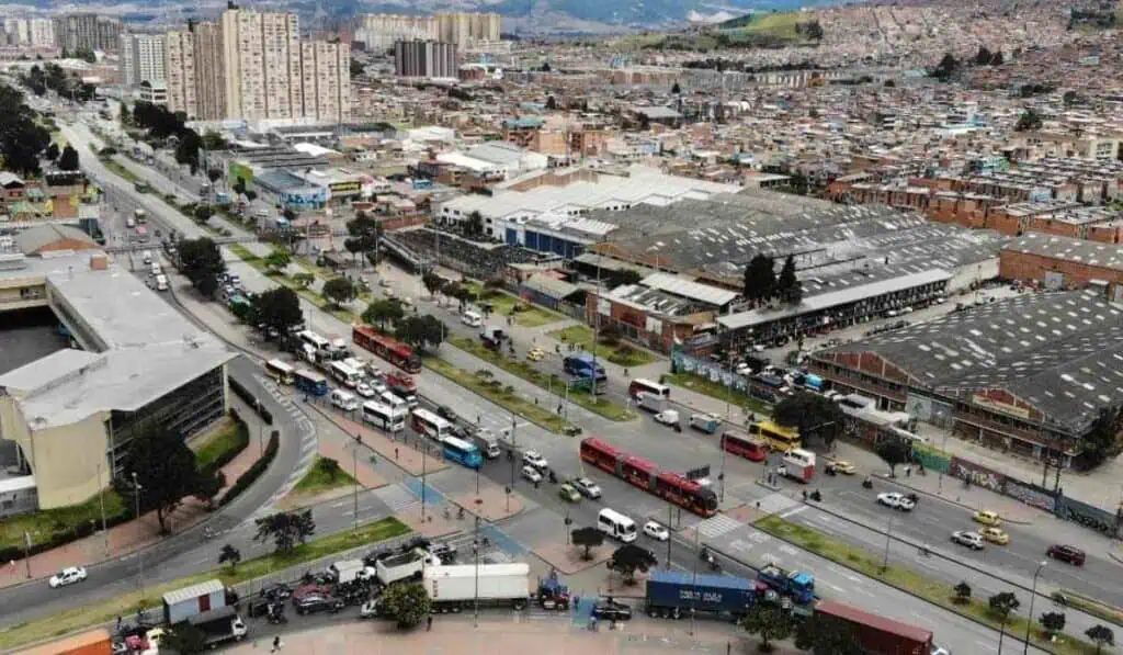 Primicia | Plan de Petro para soterrar la Autopista Sur en Soacha ya tiene primeros estudios, pero ANI analiza su viabilidad Proyecto estratégico para la movilidad en el sur de Bogotá quedó asegurado por 10 años