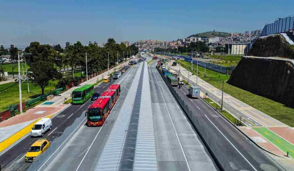 Bogotá y TransMilenio levantan más de medio billón de pesos para financiar megaobras de movilidad Detalles de la megaobra más grande de Transmilenio en los últimos años