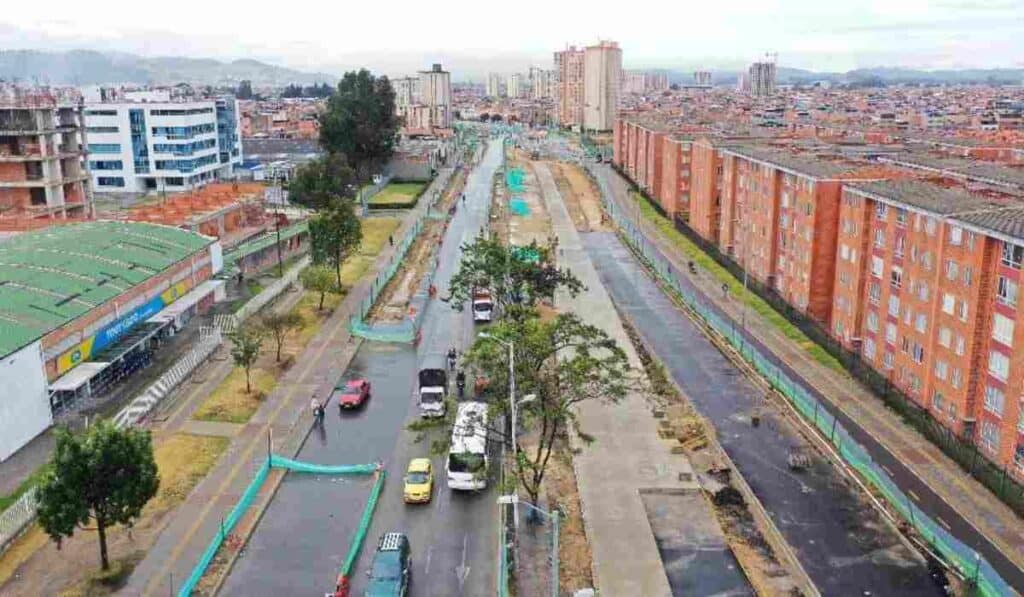 Espacio pública en TransMilenio en Av. Cali