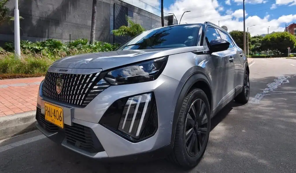 Test drive | Peugeot lanzó en Colombia el modelo 2008, la primera SUV de motor 100 % eléctrico Peugeot