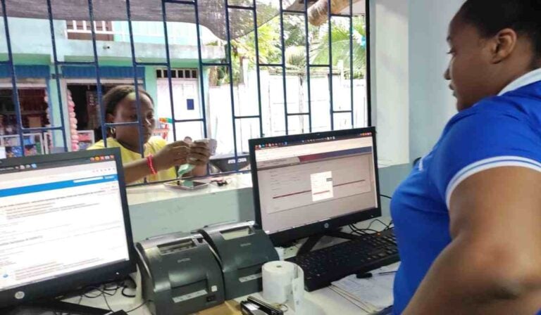 Enviar dinero a las zonas afectadas por el terremoto será gratis: así funcionará la medida Enviar dinero a las zonas afectadas por el terremoto será gratis: así funcionará la medida
