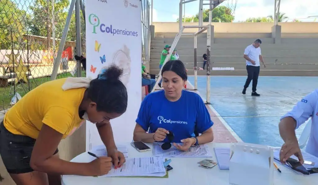 Así podrá pensionarse antes de tiempo en Colombia desde 2025 cotizar a pensión en Colpensiones
