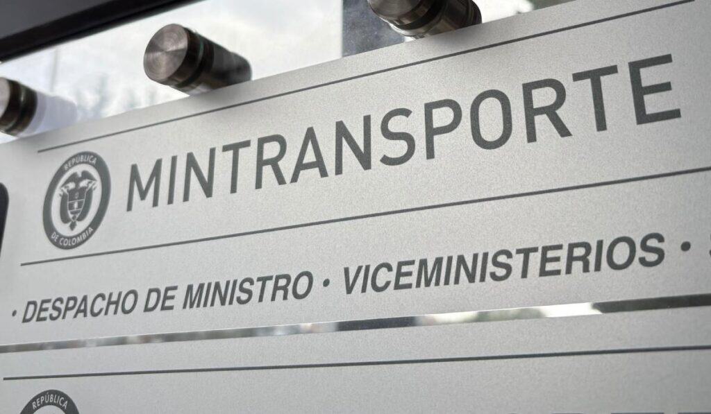 Entrevista | Ministra de Transporte: “La reactivación ferroviaria en Colombia es un paso que no tiene comparación” Sede edificio del Ministerio de Transporte MinTransporte