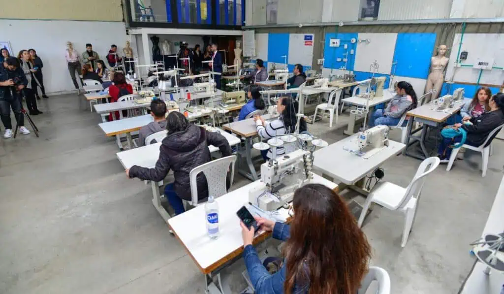 Empresas deberán cumplir este requisito para pagar las horas extra en Colombia horas extra en Colombia