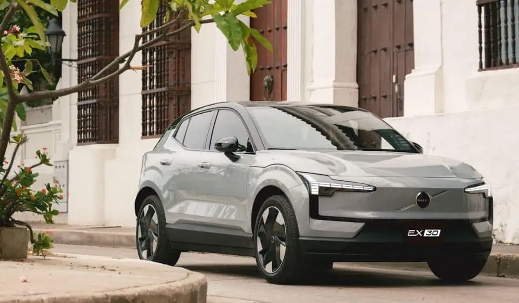 Volvo logró reducir las emisiones de C02 en un 26 % con su portafolio de carros eléctricos Volvo EX30