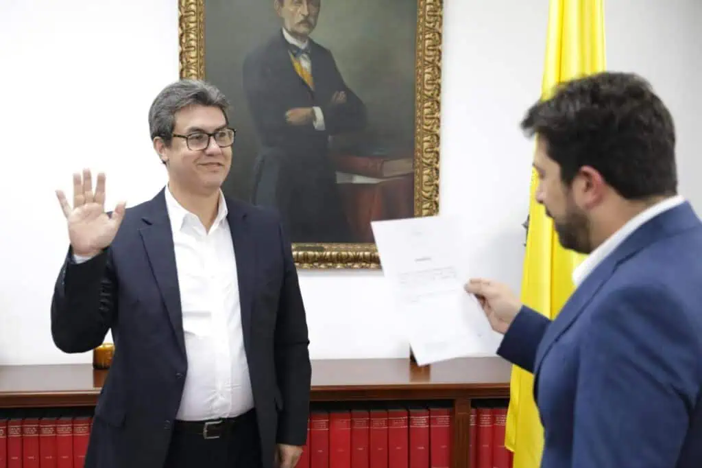 José Alejandro Herrera Lozano se posesionó como viceministro general de Hacienda José Alejandro Herrera Lozano