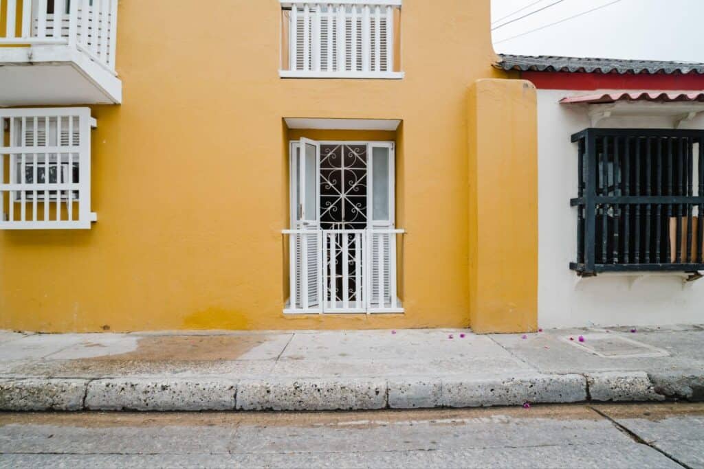 Gran habitación en Cartagena. Foto: cortesía Airbnb.